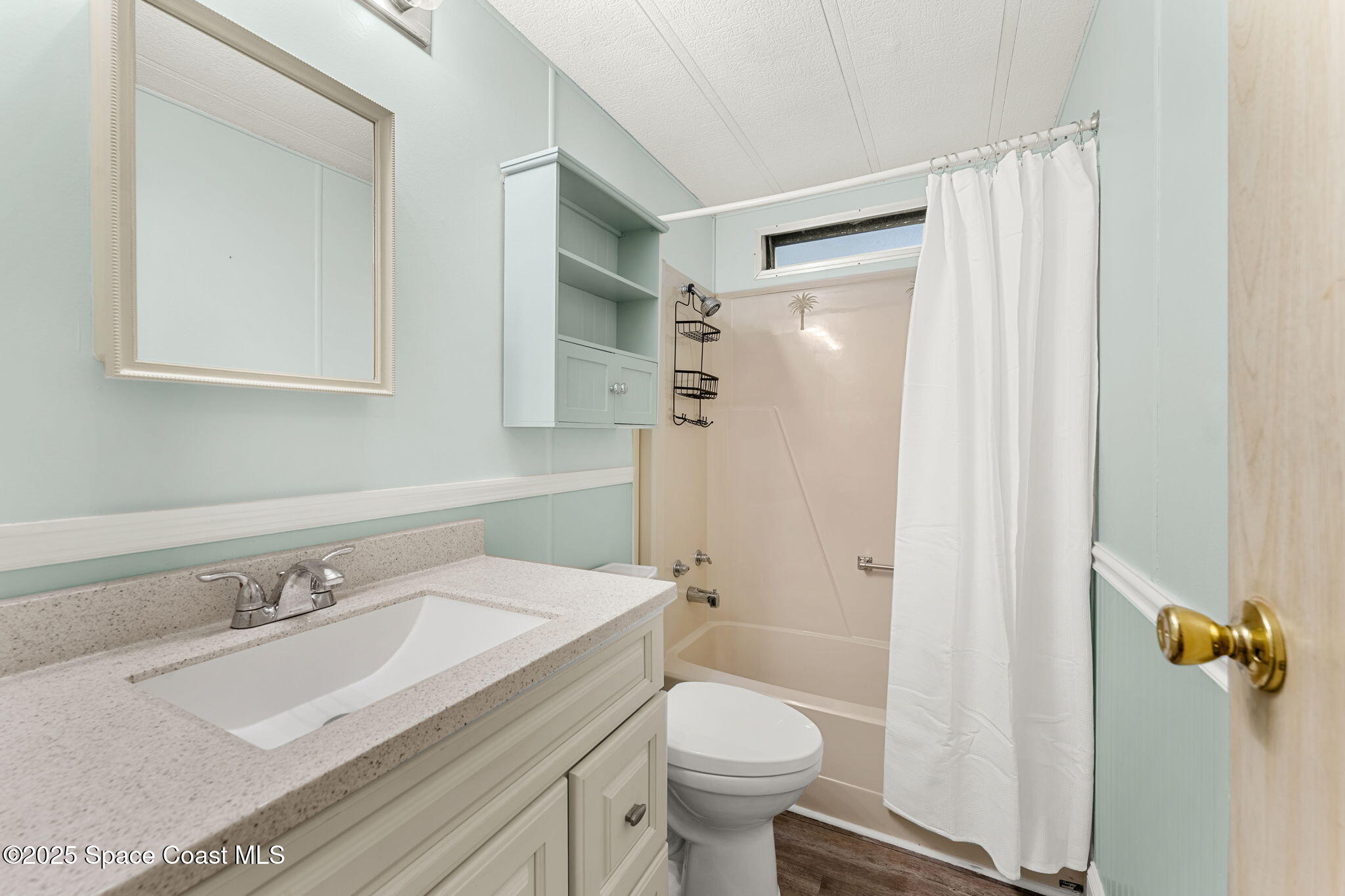 1885 Mango Street Northeast Palm Bay, FL 32905 - Photo 7 of 36 Full Guest Bath