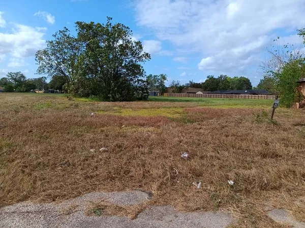 $842,000 | 1321 East Mulberry Street, Angleton, TX 77515