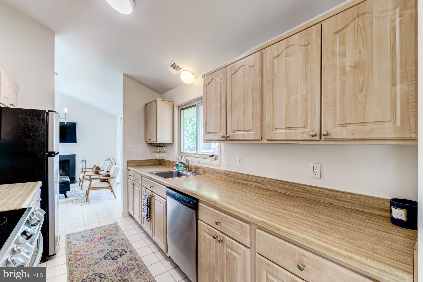 4512 Flintstone Road Alexandria, VA 22306 - Photo 20 of 59 Gallery Image 20