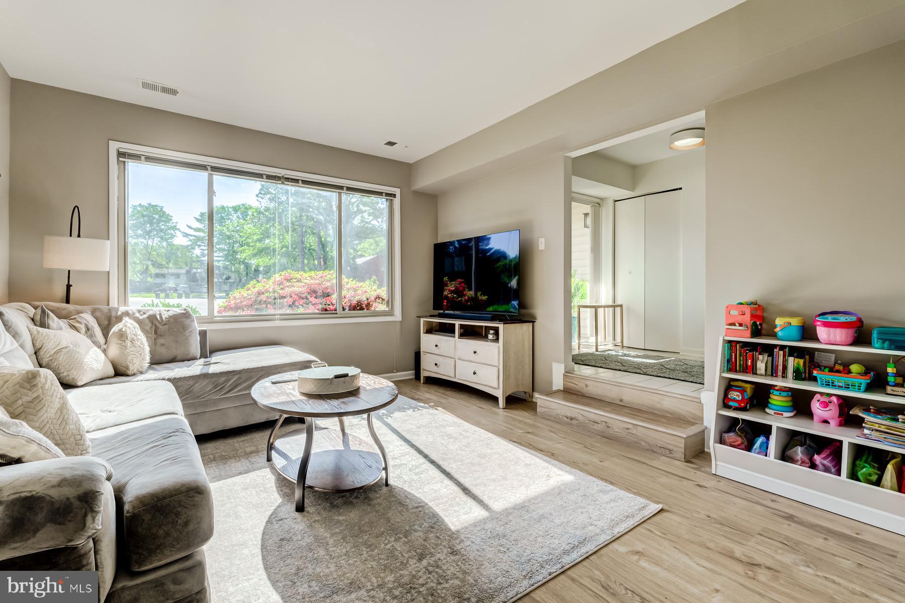4512 Flintstone Road Alexandria, VA 22306 - Photo 8 of 59 Gallery Image 8