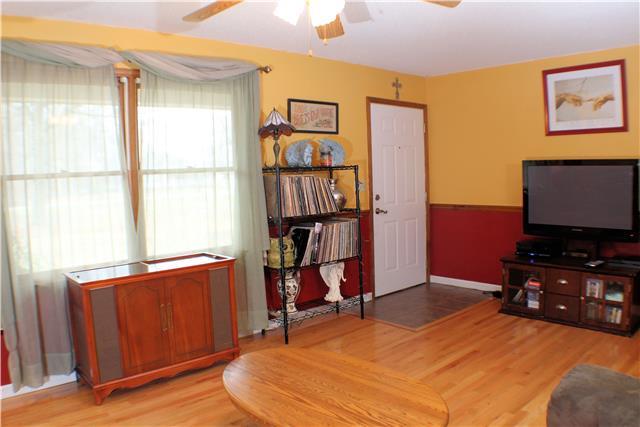 125 Chapel Road Tullahoma, TN 37388 - Photo 3 of 11 Hardwood floors in living room *picture before furniture was removed