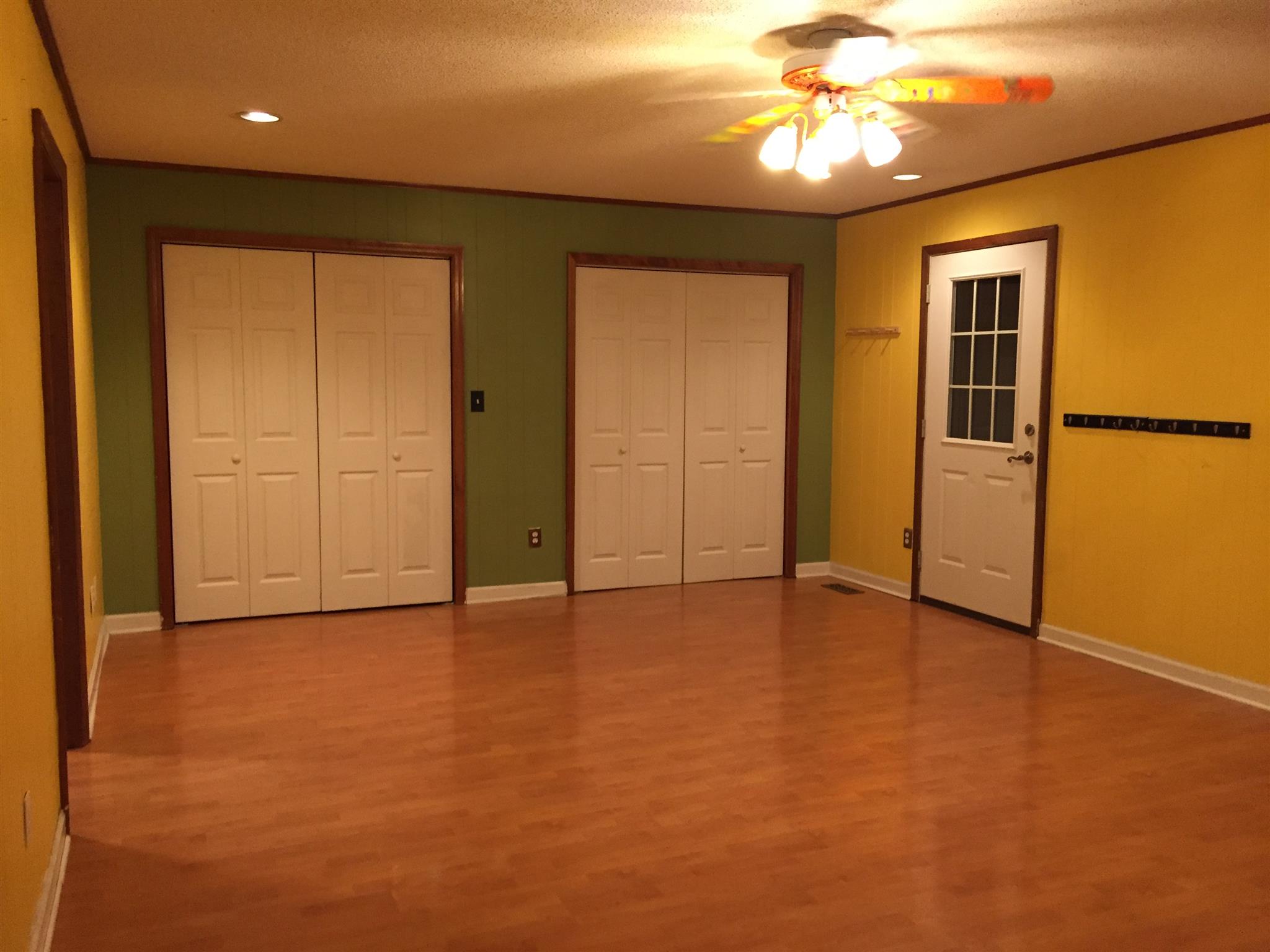125 Chapel Road Tullahoma, TN 37388 - Photo 10 of 11 Family/recreation room with laundry area