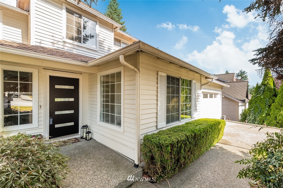 5154 Northeast 20th Street Renton, WA 98059 - Photo 2 of 24