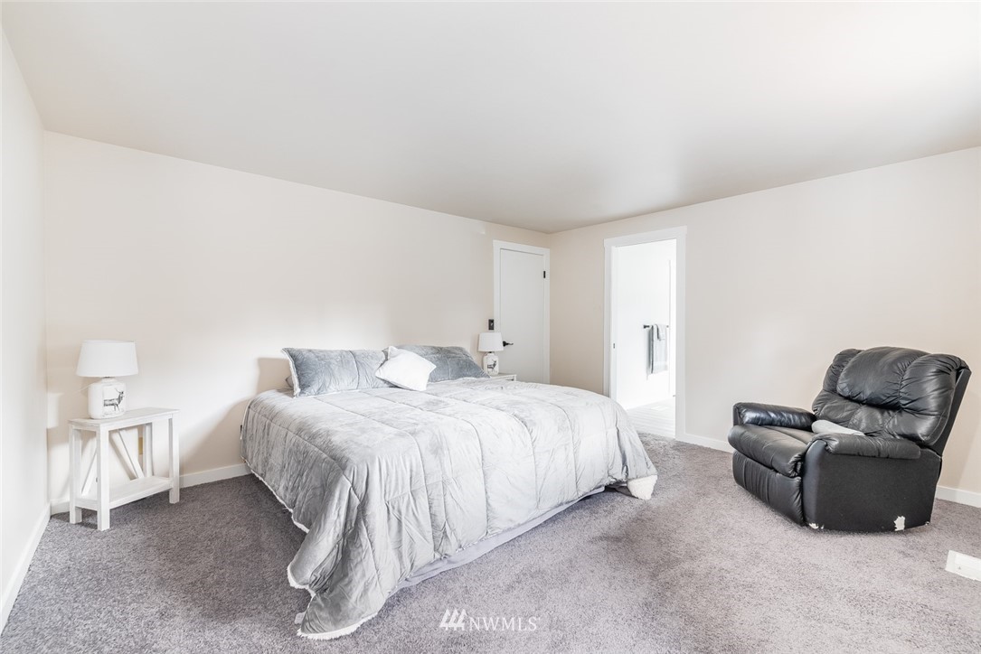 5154 Northeast 20th Street Renton, WA 98059 - Photo 13 of 24