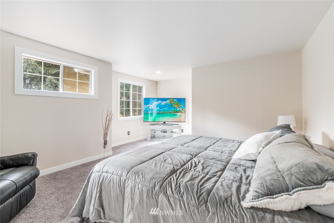 5154 Northeast 20th Street Renton, WA 98059 - Photo 14 of 24