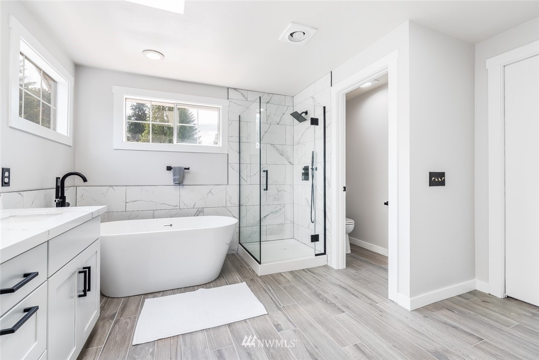 5154 Northeast 20th Street Renton, WA 98059 - Photo 15 of 24