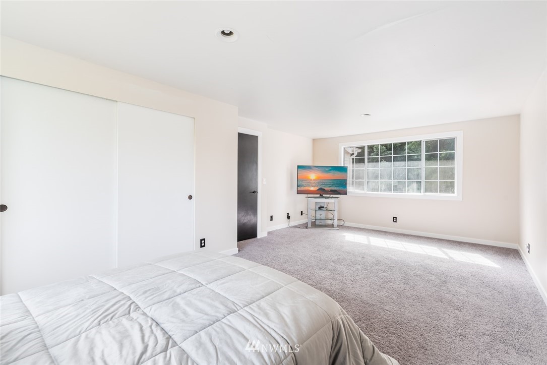 5154 Northeast 20th Street Renton, WA 98059 - Photo 19 of 24