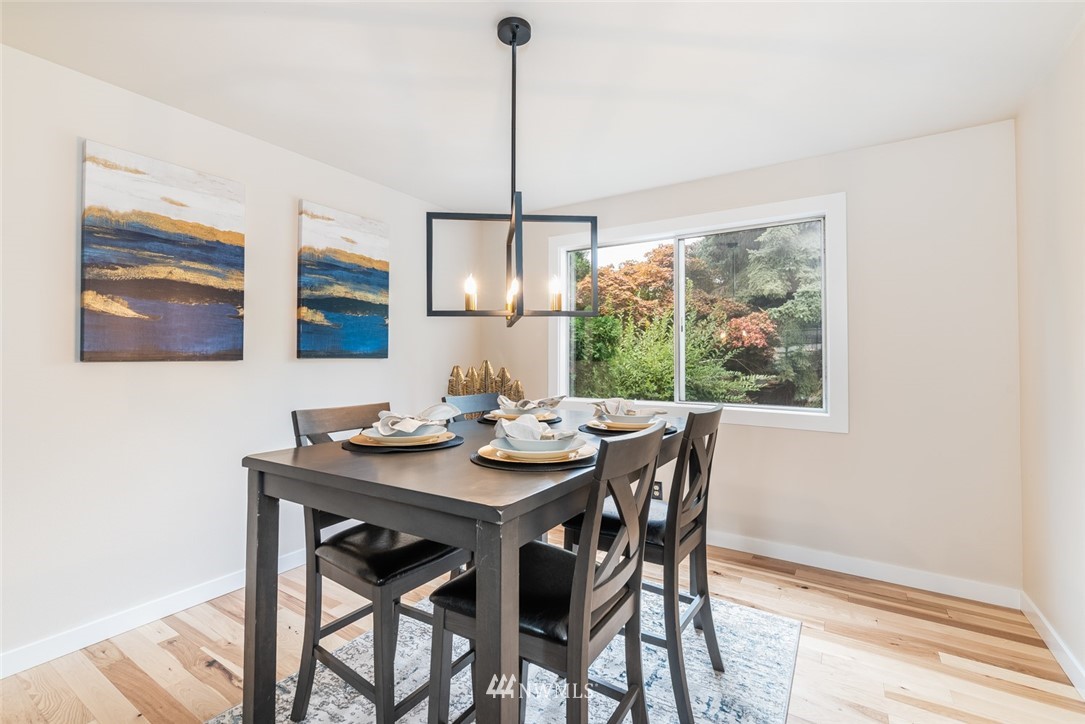 5154 Northeast 20th Street Renton, WA 98059 - Photo 6 of 24