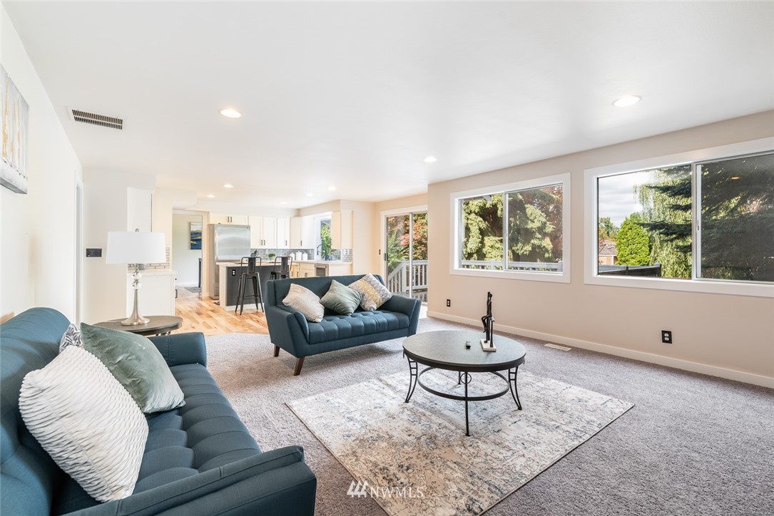 5154 Northeast 20th Street Renton, WA 98059 - Photo 9 of 24