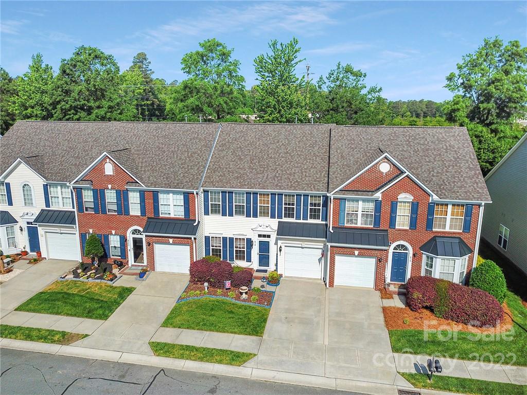 618 Bayou Circle Clover, SC 29710 - Photo 32 of 37 a front view of residential houses with yard and green space