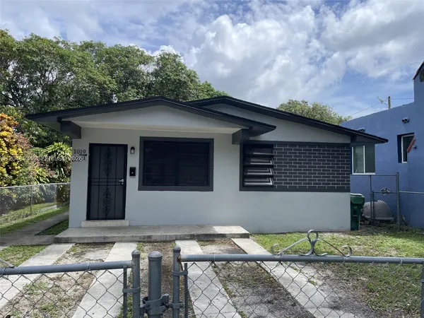 $2,250 | 1019 Northwest 52nd Street, Unit A, Miami, FL 33127