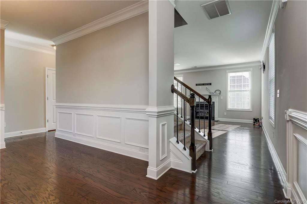 8215 Dallas Bay Road Charlotte, NC 28278 - Photo 3 of 28 Gallery Image 3