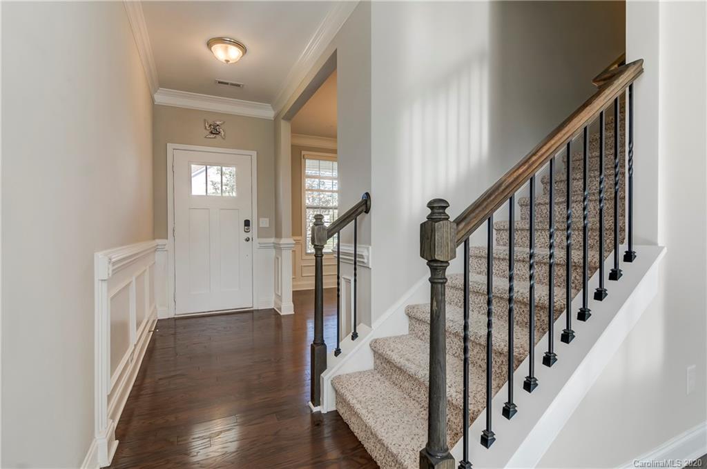 8215 Dallas Bay Road Charlotte, NC 28278 - Photo 4 of 28 Gallery Image 4