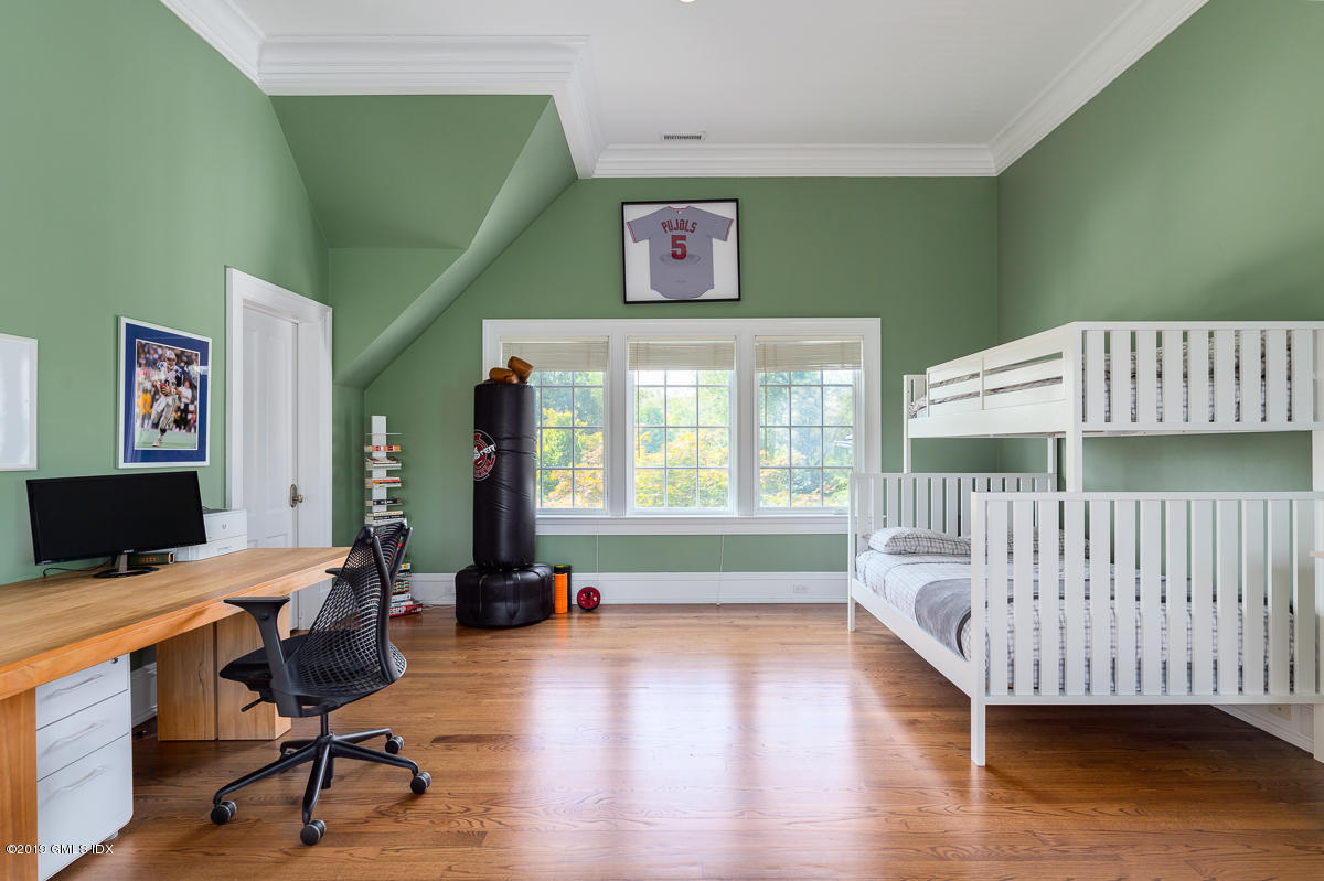 170 Old Mill Road Greenwich, CT 06831 - Photo 29 of 42 a livingroom with workspace and a window