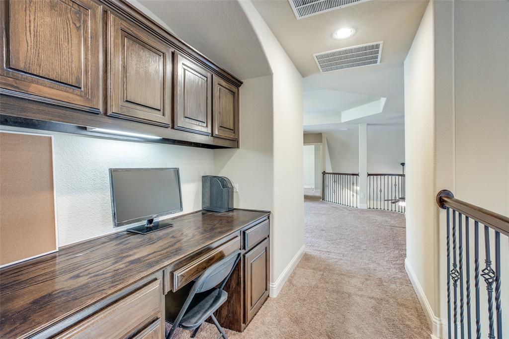 503 Hemlock Court Wylie, TX 75098 - Photo 27 of 35 a view of a kitchen with electric appliances