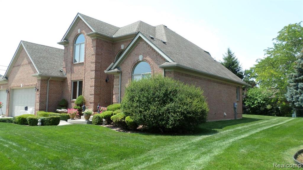 49603 Compass Point Drive Chesterfield, MI 48047 - Photo 2 of 89