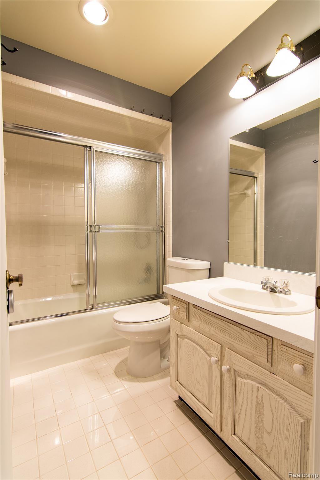936 Golfview Court Rochester, MI 48307 - Photo 31 of 47 Edited-5279.JPG