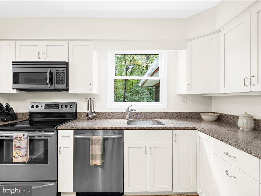 1216 Timber Turn Arnold, MD 21012 - Photo 7 of 48