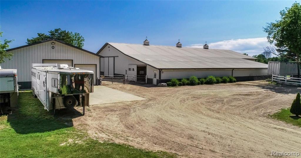 2356 East Cook Road Grand Blanc, MI 48439 - Photo 5 of 76