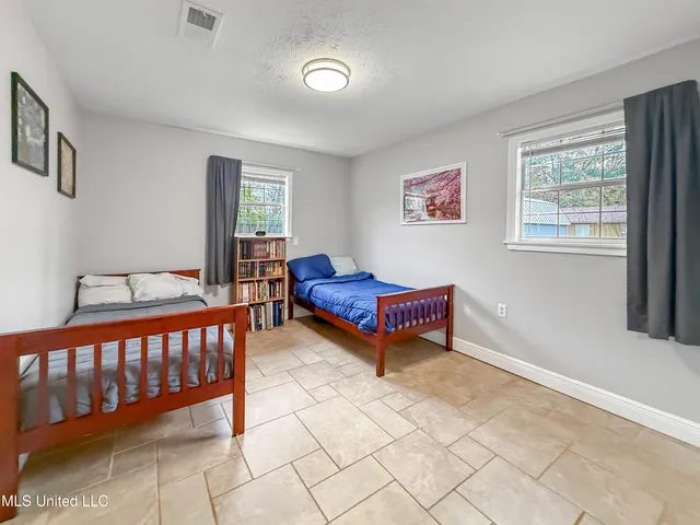 $179,900 | 5255 Parkway Drive, Jackson, MS 39211