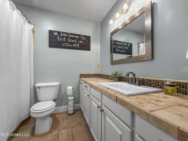 $179,900 | 5255 Parkway Drive, Jackson, MS 39211