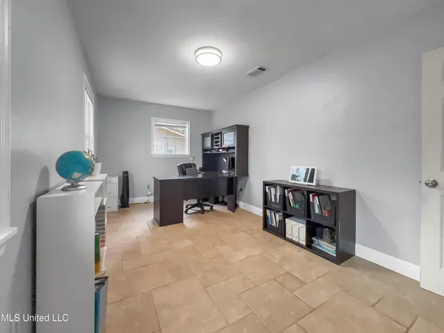 $179,900 | 5255 Parkway Drive, Jackson, MS 39211