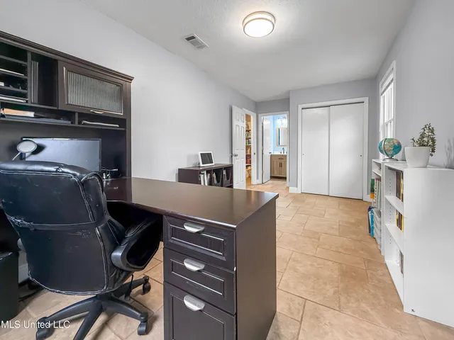 $179,900 | 5255 Parkway Drive, Jackson, MS 39211