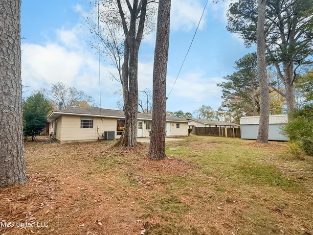 $179,900 | 5255 Parkway Drive, Jackson, MS 39211
