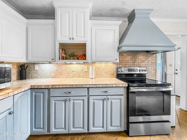 $179,900 | 5255 Parkway Drive, Jackson, MS 39211