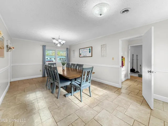 $179,900 | 5255 Parkway Drive, Jackson, MS 39211