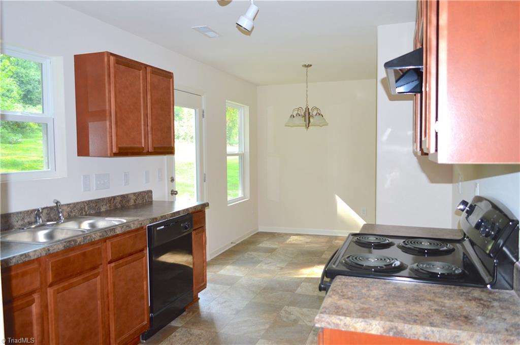 2152 West Simpson Road Burlington, NC 27217 - Photo 6 of 15 Gallery Image 6