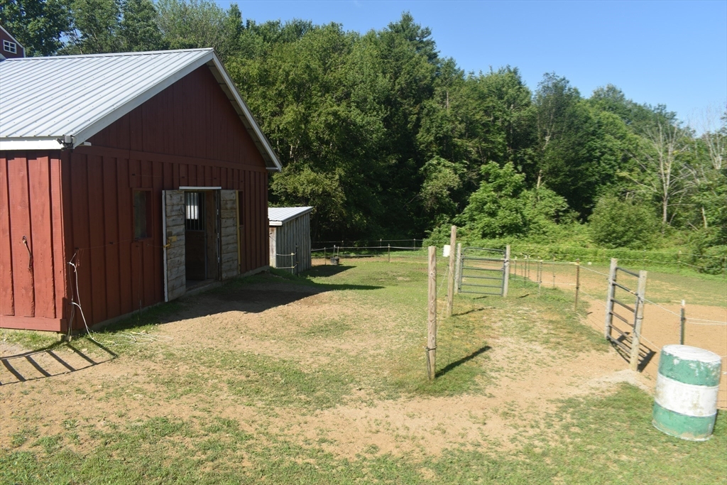 111 Northwest Road Spencer, MA 01562 - Photo 27 of 39