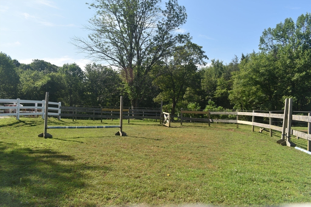 111 Northwest Road Spencer, MA 01562 - Photo 28 of 39