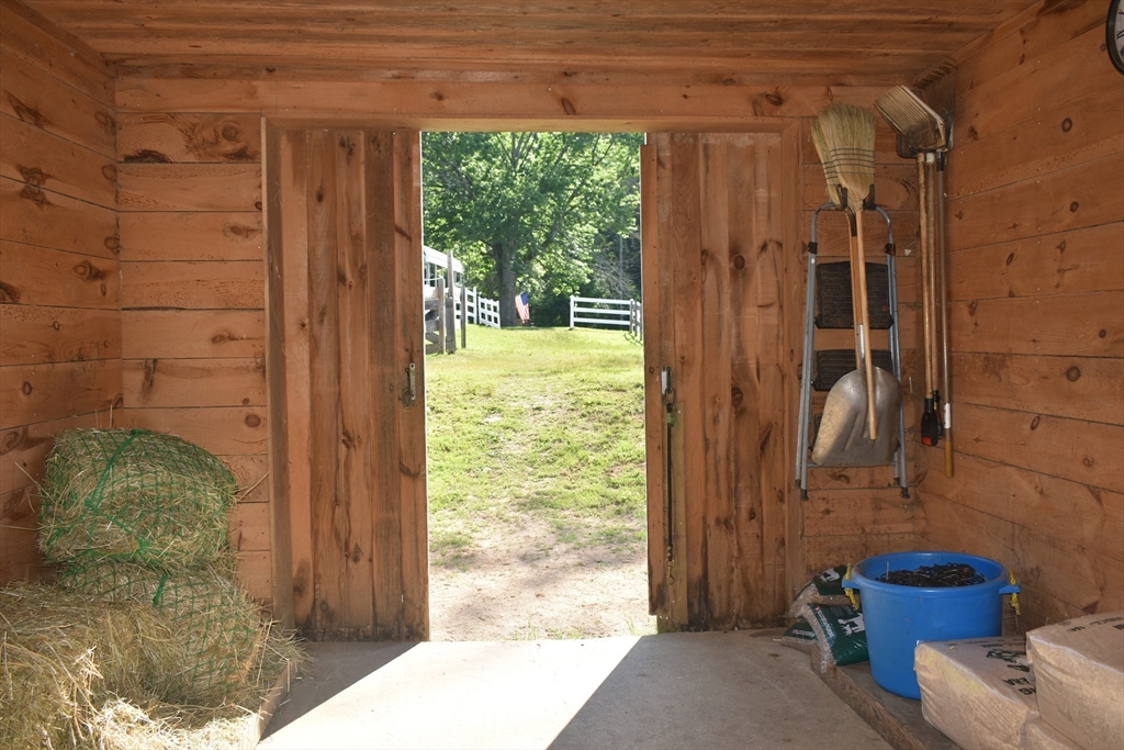 111 Northwest Road Spencer, MA 01562 - Photo 4 of 34