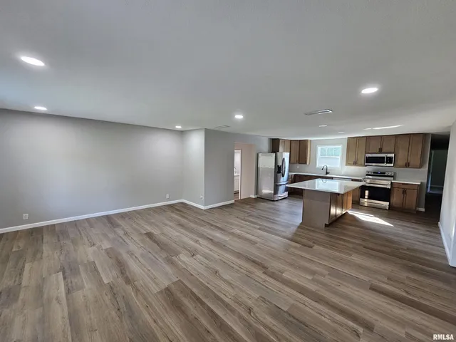 $249,000 | 16530 East Fairfield Road, Mount Vernon, IL 62864