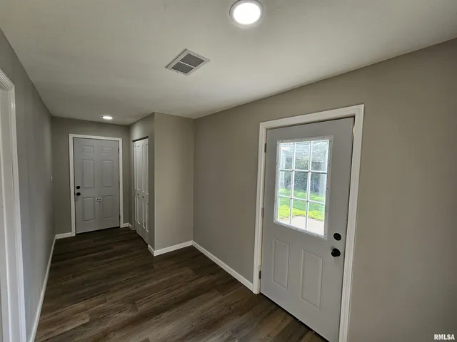 $249,000 | 16530 East Fairfield Road, Mount Vernon, IL 62864