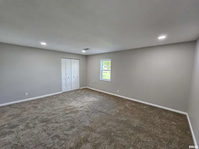 $249,000 | 16530 East Fairfield Road, Mount Vernon, IL 62864