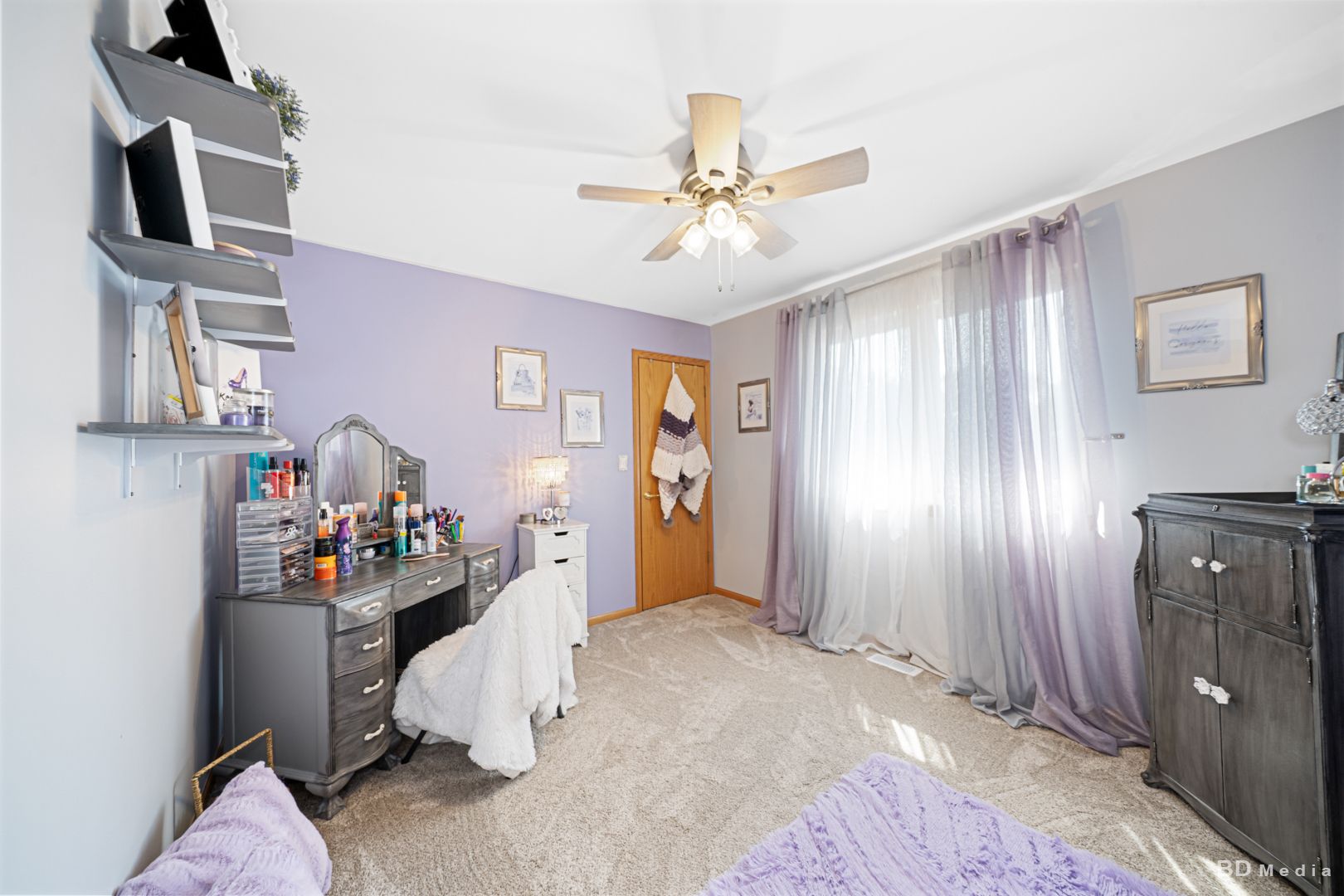 2018 Olde Mill Road Plainfield, IL 60586 - Photo 17 of 30 a view of a livingroom with dining room and workspace