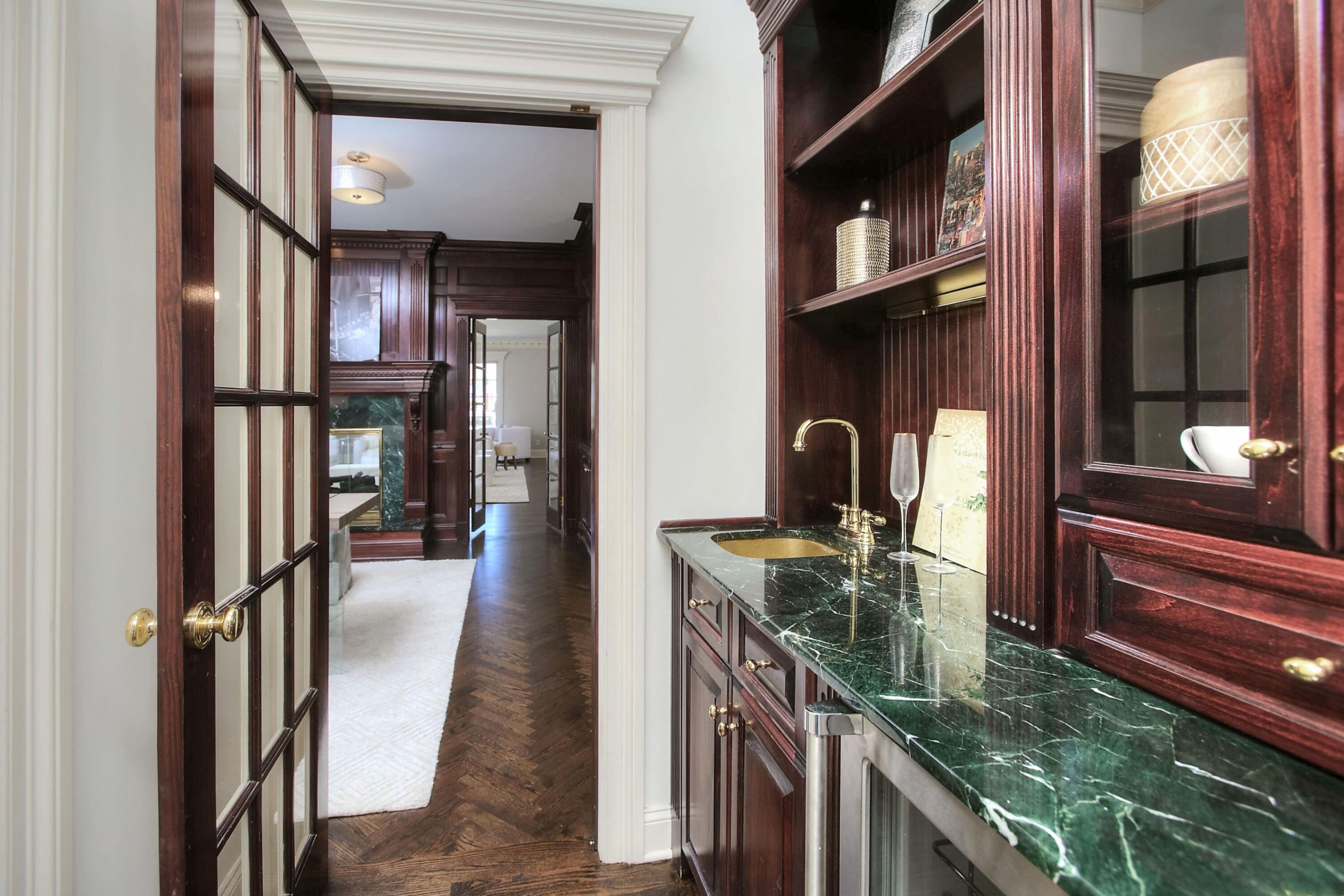 320 Ponus Ridge Road New Canaan, CT 06840 - Photo 12 of 40