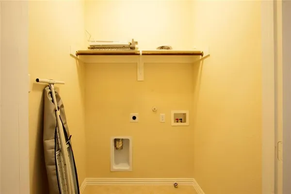 $2,900 | 7825 Fox Horn Drive, Irving, TX 75063