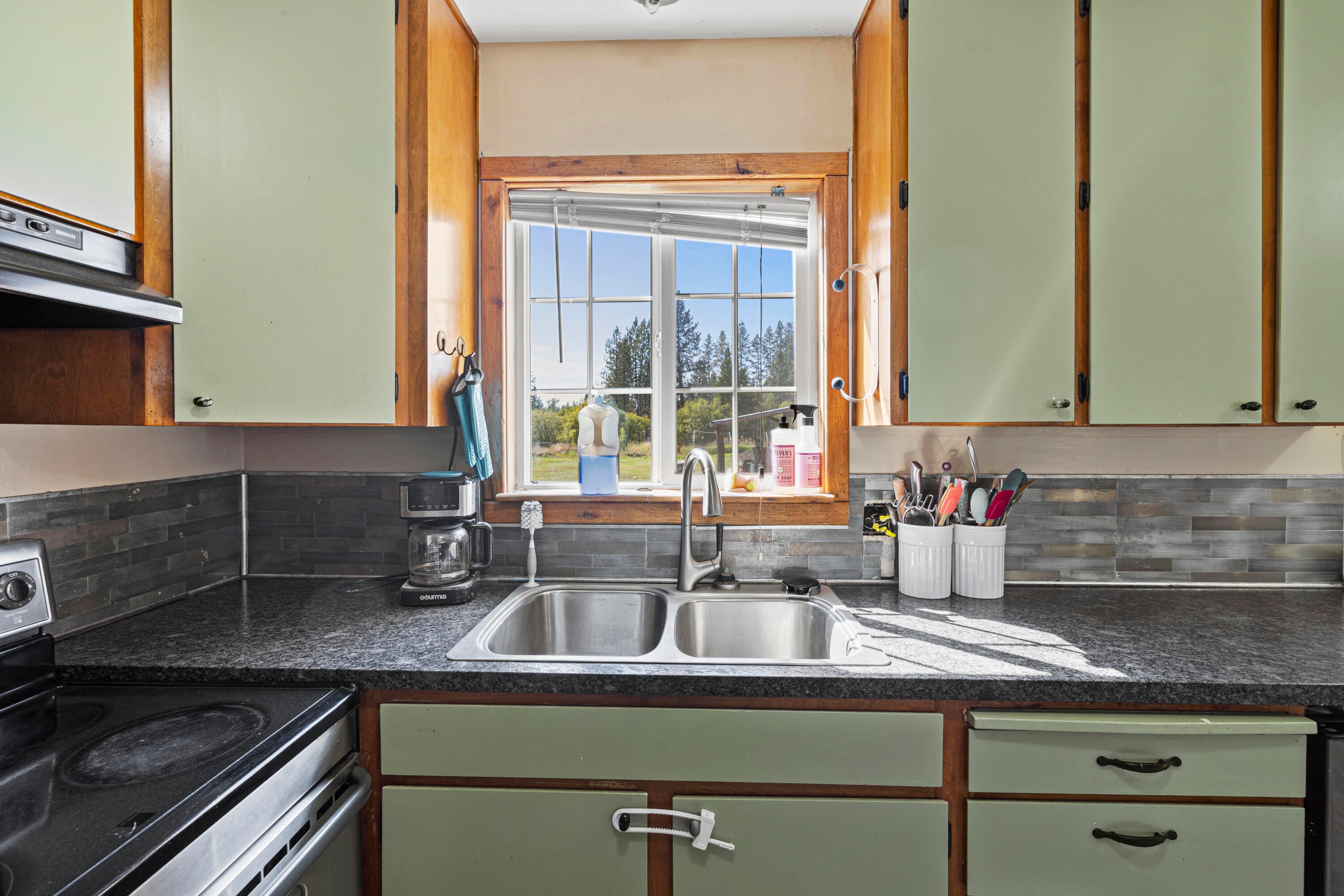 466 Goode Lane Prospect, OR 97536 - Photo 13 of 40 466 Goode Lane 14