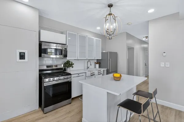 $849,000 | 104 Thorndike Street, Unit 2, Cambridge, MA 02141