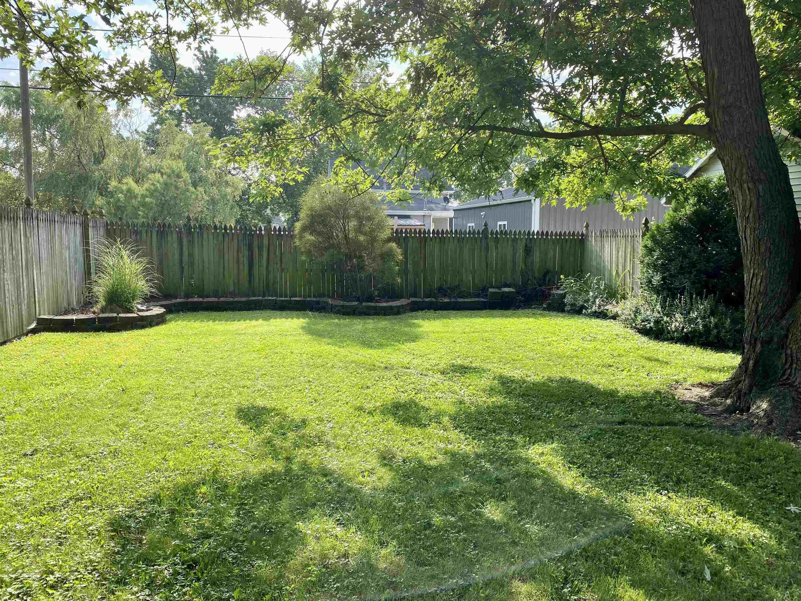 855 Sprunger Street Berne, IN 46711 - Photo 17 of 19