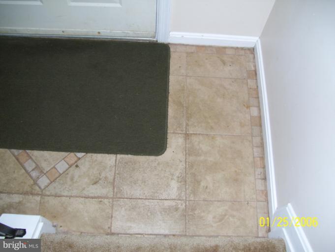 9240 Piscataway Road Clinton, MD 20735 - Photo 1 of 30 Foyer Floor - ceramic tile