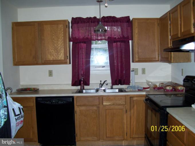 9240 Piscataway Road Clinton, MD 20735 - Photo 27 of 30 Kitchen