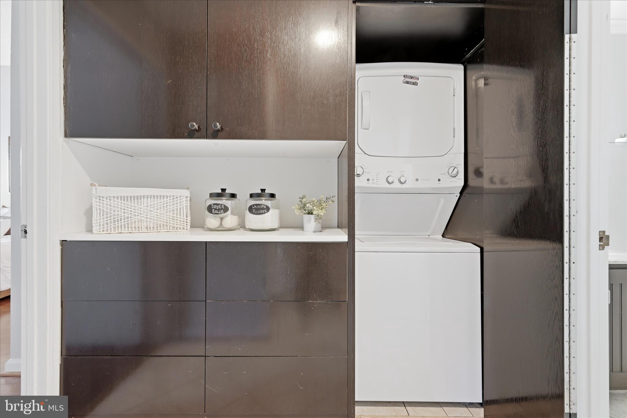 1907 Villaridge Drive Reston, VA 20191 - Photo 19 of 32 a utility room with dryer and washer