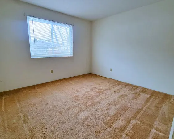 $265,000 | 5 Brookside Drive, Unit 9, Exeter, NH 03833