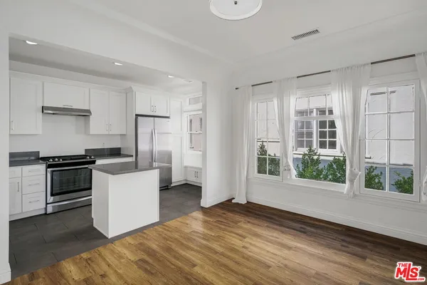 $4,650 | 451 North Orange Grove Avenue, Unit 1/2, Los Angeles, CA 90036