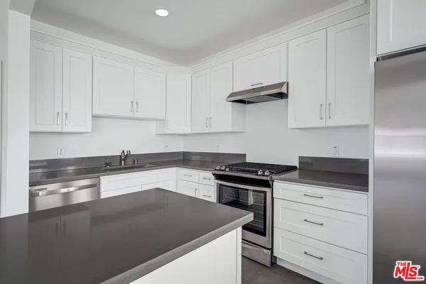 $4,650 | 451 North Orange Grove Avenue, Unit 1/2, Los Angeles, CA 90036