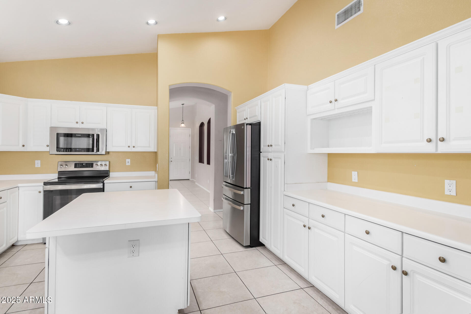 1402 East Shannon Street Chandler, AZ 85225 - Photo 14 of 35 Kitchen